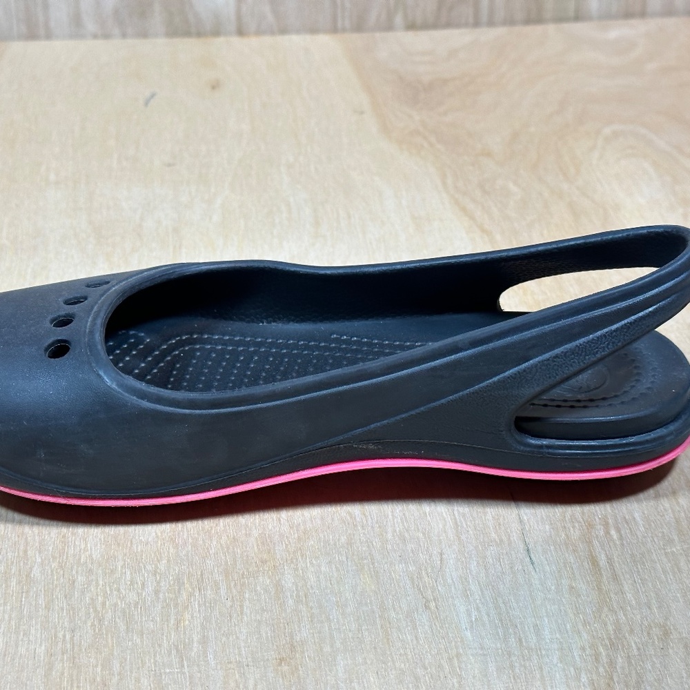 Crocs Tone Skylar Slingback Flat Slip On Shoes Women's Size 8 Black and Pink - Picture 6 of 9